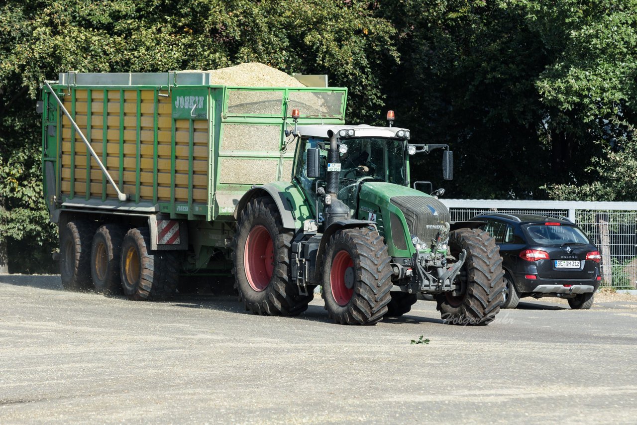 Bild 128 - Maisernte